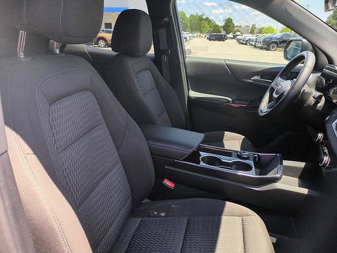 Used 2026 Chevrolet Equinox LT FWD image 33