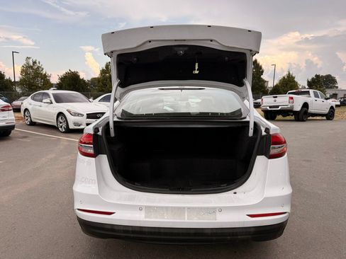 Used 2019 Ford Fusion SE FWD image 36