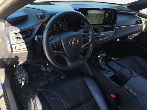 Used 2022 Lexus ES 300h Ultra Luxury image 20