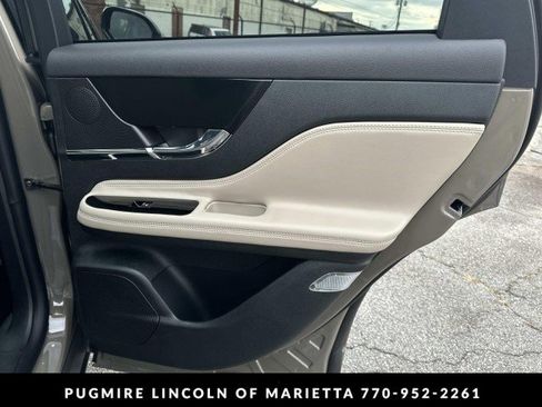 New 2026 Lincoln Corsair Premiere image 16