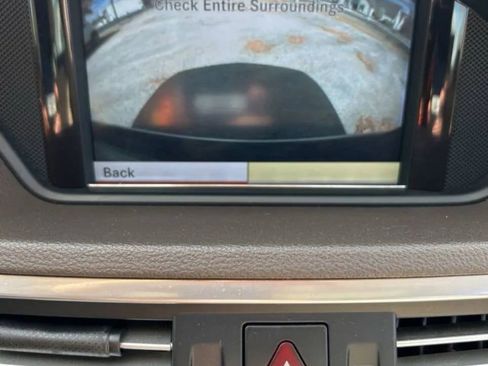 Used 2010 Mercedes-Benz E 350 4MATIC Sedan image 3