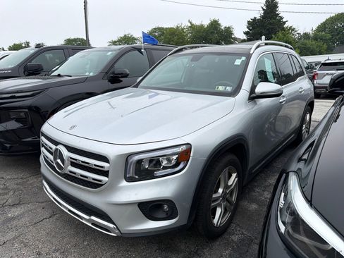 Used 2021 Mercedes-Benz GLB 250 4MATIC image 1