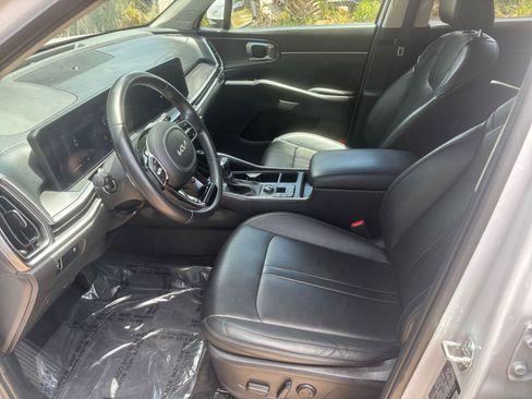 Used 2024 Kia Sorento S FWD image 29