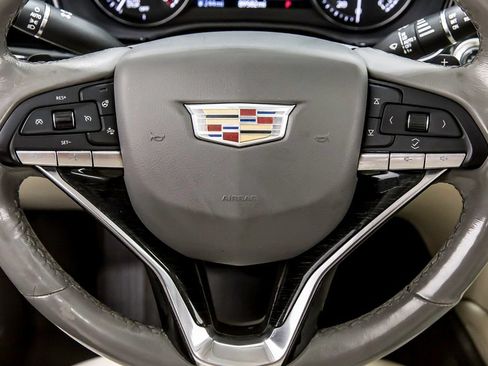 Used 2021 Cadillac XT6 Premium Luxury FWD image 25