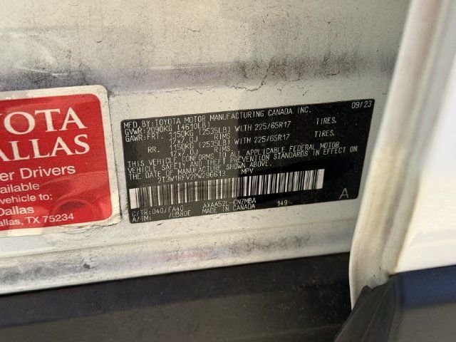 Used 2023 Toyota RAV4 XLE FWD image 33