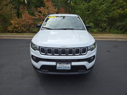 Used 2024 Jeep Compass Latitude image 7
