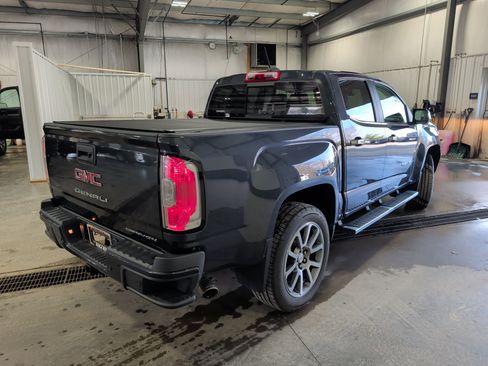 Used 2021 GMC Canyon Denali image 3