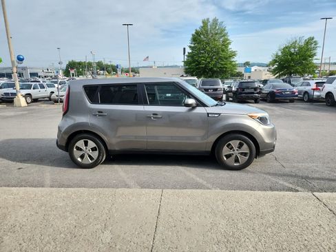 Used 2015 Kia Soul FWD image 6