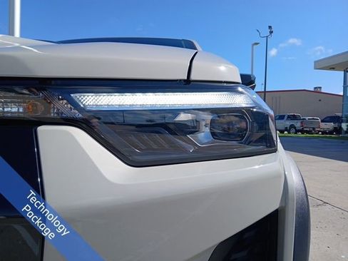 Used 2026 Chevrolet Colorado ZR2 w/ Technology Package image 4