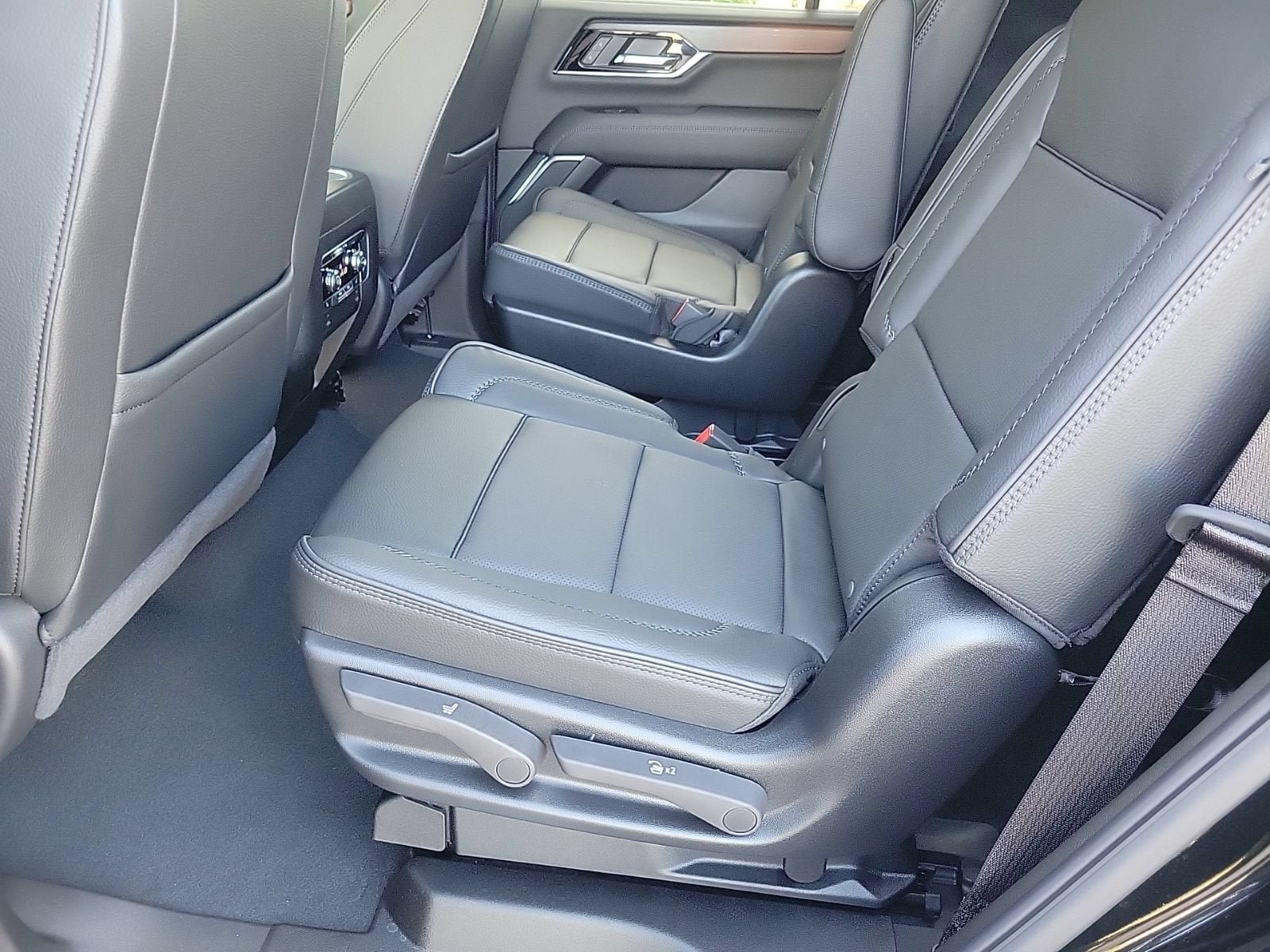 New 2026 GMC Yukon Denali RWD image 11