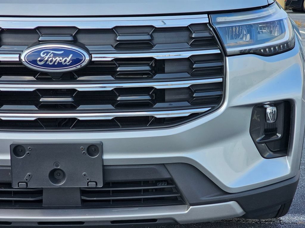 Used 2025 Ford Explorer Active w/ Active Comfort Package AWD/4WD image 9