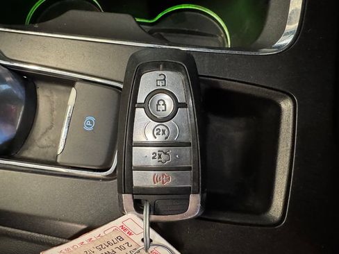 Used 2017 Ford Fusion Titanium FWD image 16