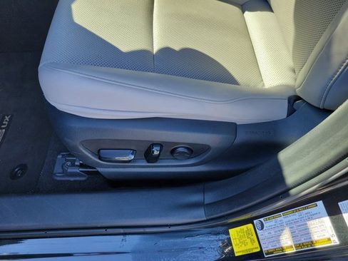 Used 2019 Lexus UX 200 200 Luxury image 20