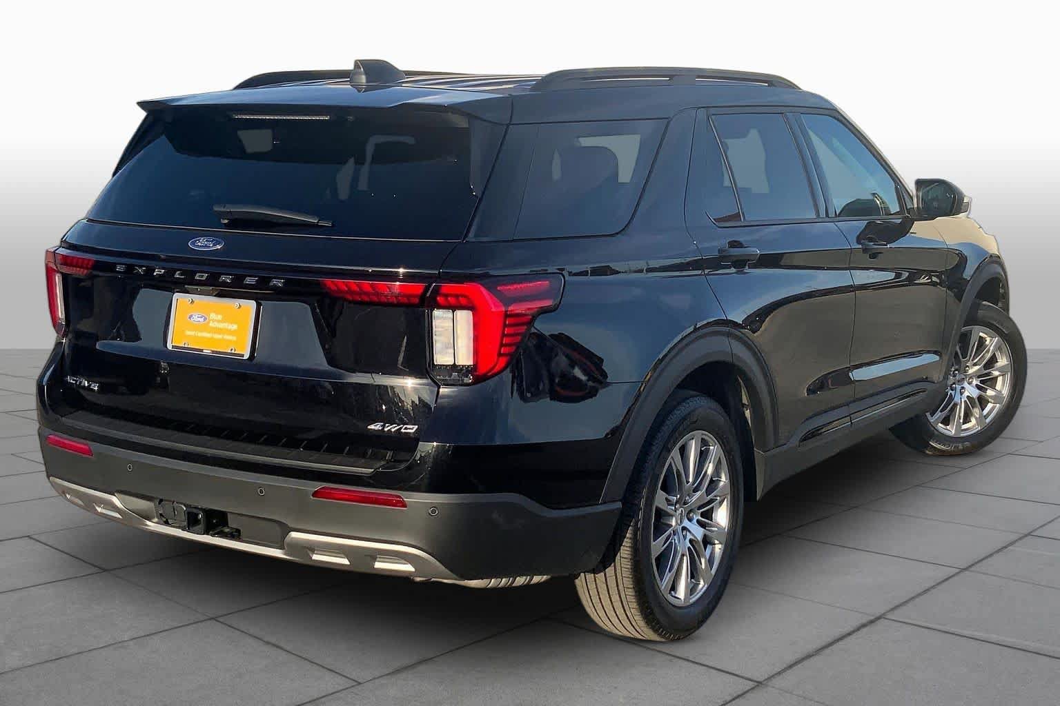 Certified 2026 Ford Explorer Active w/ Active Comfort Package AWD/4WD image 12