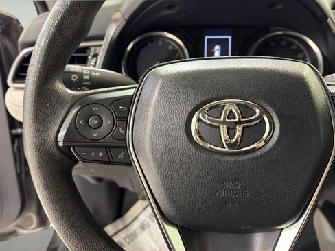 Used 2020 Toyota Camry LE w/ Convenience Package FWD image 14