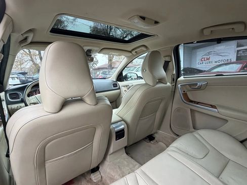 Used 2016 Volvo S60 T5 Inscription Platinum image 14