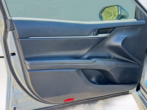 Used 2023 Toyota Camry SE image 20