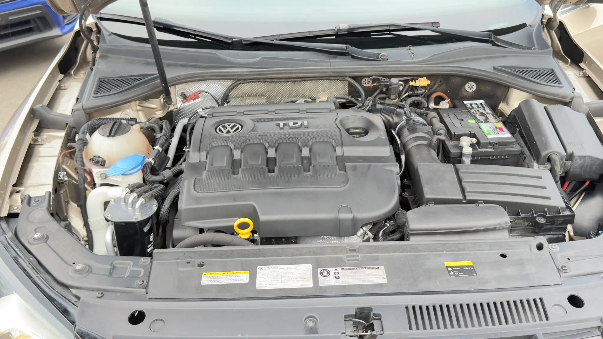 Used 2015 Volkswagen Passat TDI SEL Premium FWD image 9
