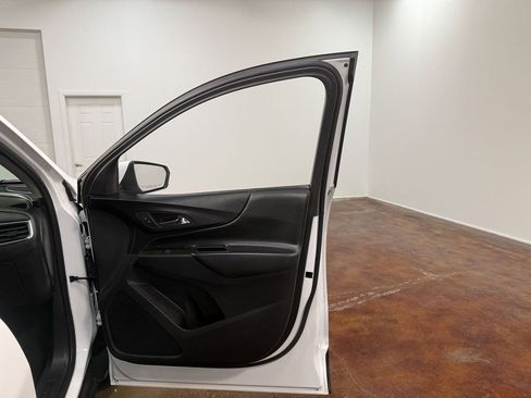 Used 2023 Chevrolet Equinox LT image 59