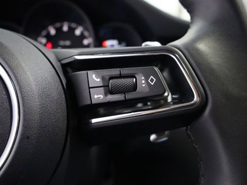 Used 2024 Porsche Macan image 20