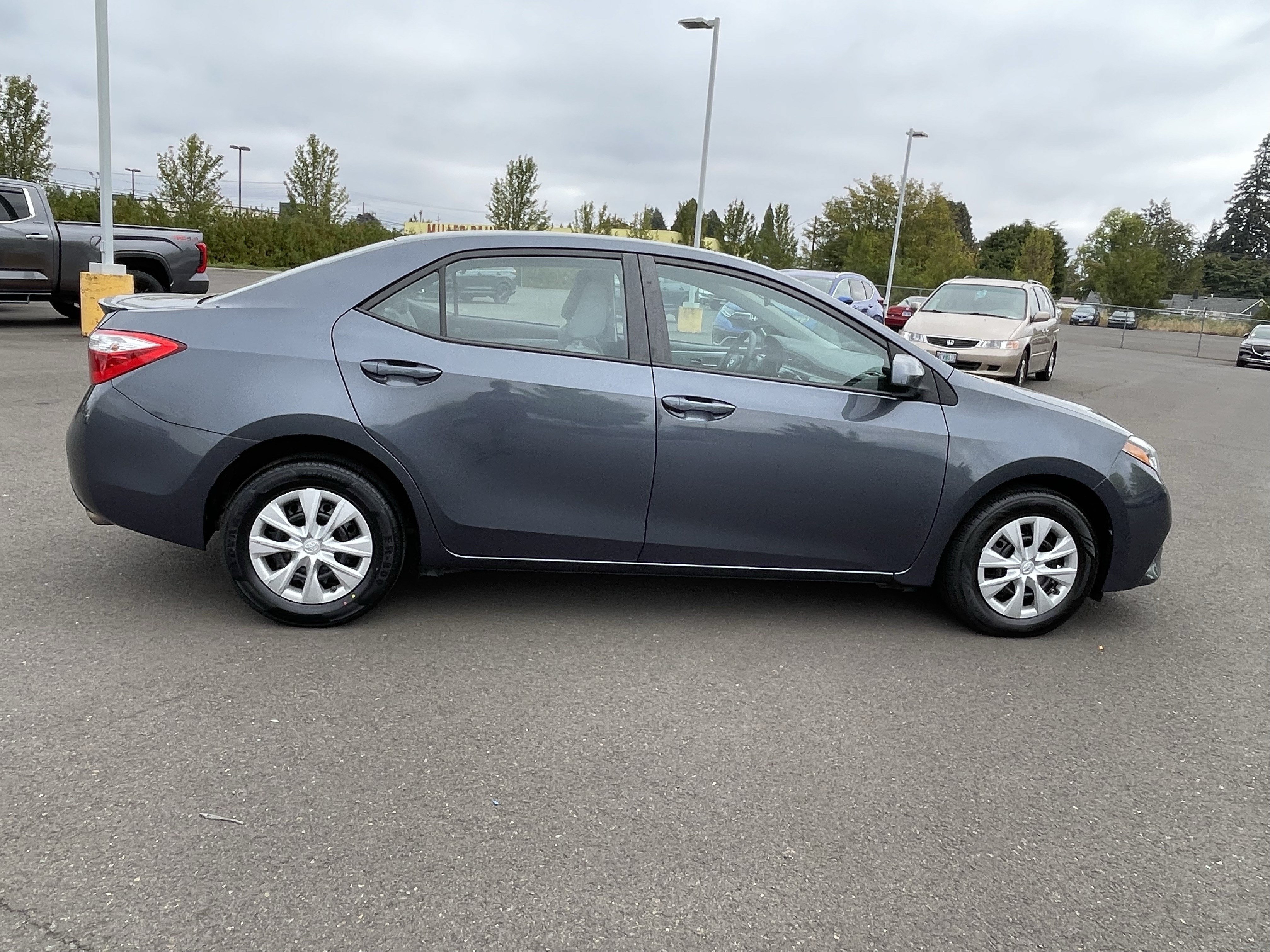 Used 2015 Toyota Corolla LE FWD image 6