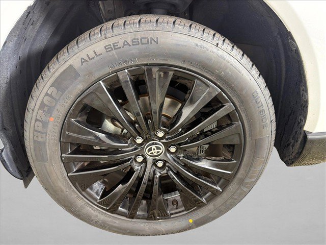 Used 2023 Toyota Venza Nightshade AWD/4WD image 11