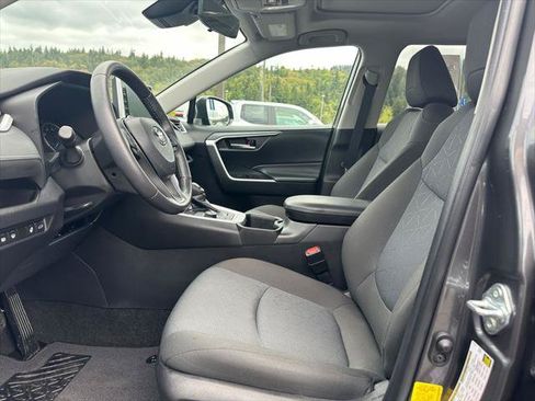 Certified 2022 Toyota RAV4 XLE w/ Convenience Package AWD/4WD image 13
