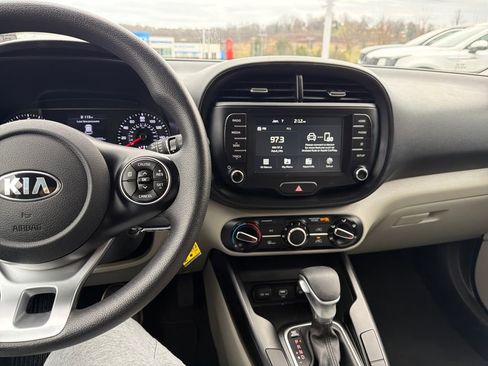 Certified 2021 Kia Soul LX image 19