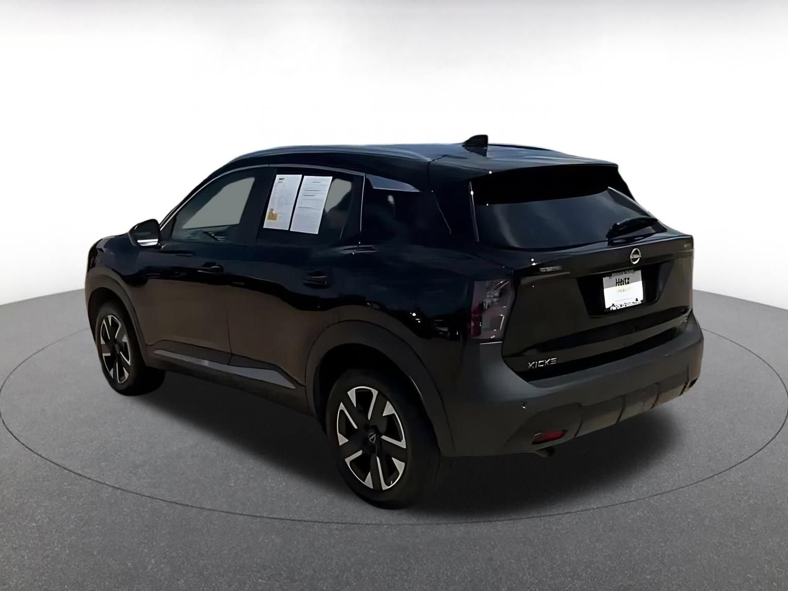Used 2026 Nissan Kicks SV w/ Cold Weather Package AWD/4WD image 12
