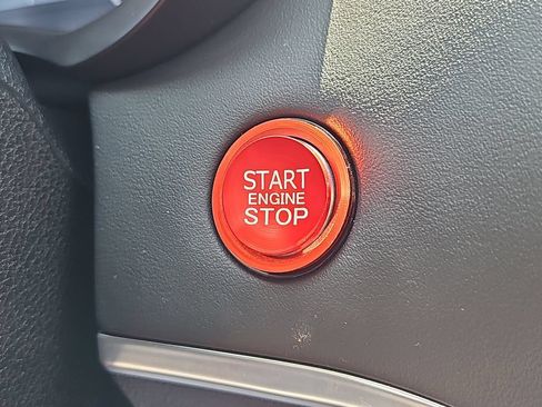 Used 2019 Kia Stinger GT2 AWD/4WD image 26