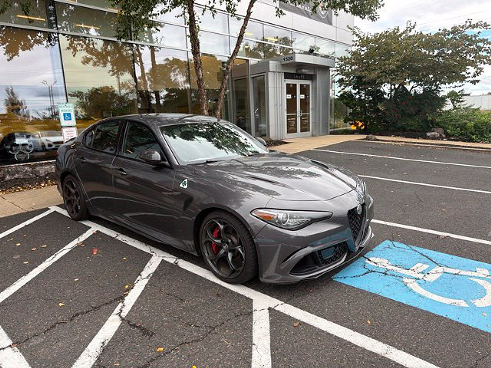 Used 2020 Alfa Romeo Giulia Quadrifoglio RWD image 2