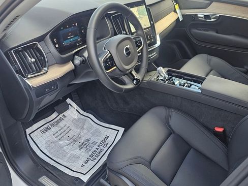Certified 2025 Volvo XC90 T8 Plus w/ Protection Package Premier image 16