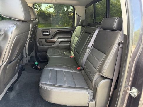 Used 2015 GMC Sierra 2500 Denali w/ Duramax Plus Package image 9