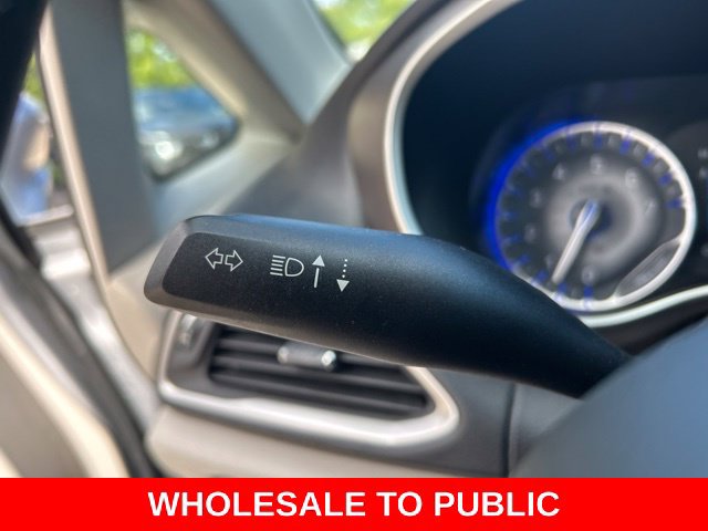 Used 2017 Chrysler Pacifica Touring-L FWD image 20