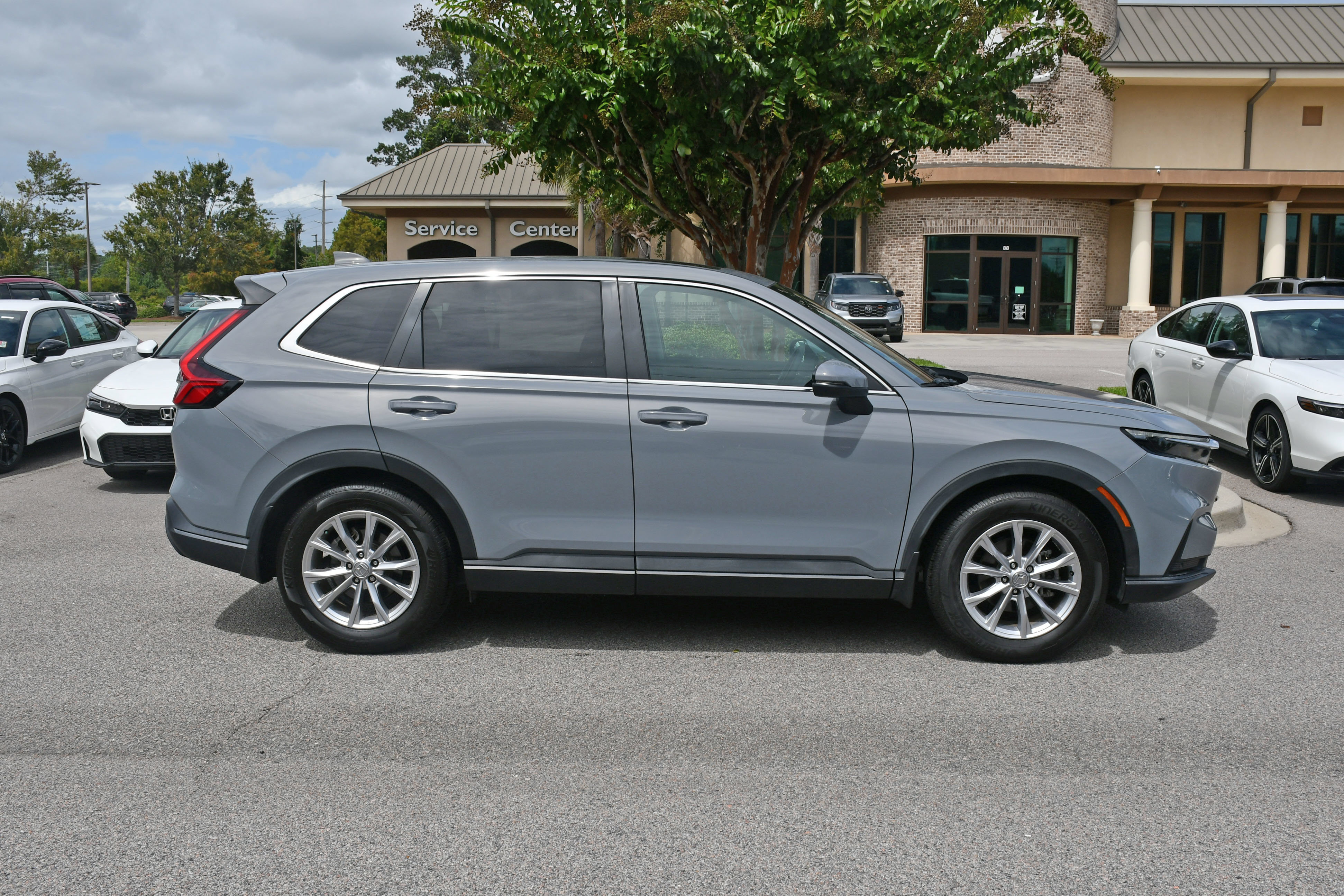 Used 2024 Honda CR-V EX-L image 5