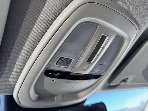 Certified 2025 Volvo XC40 B5 Plus image 28