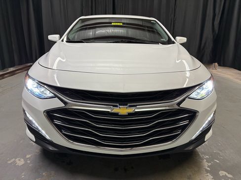 Used 2024 Chevrolet Malibu LT FWD image 2