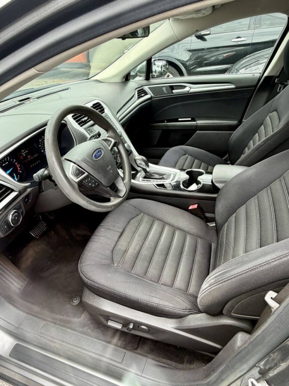 Used 2014 Ford Fusion SE FWD image 14