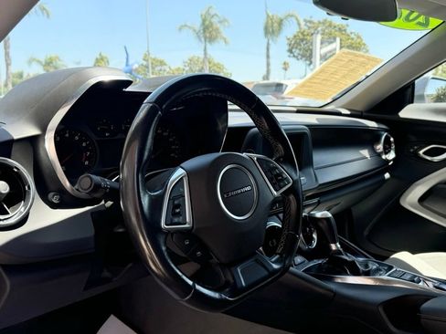 Used 2022 Chevrolet Camaro LT RWD image 5