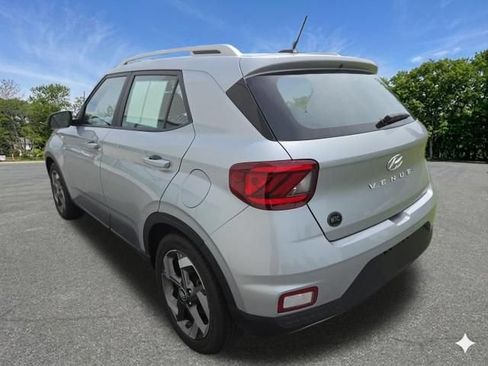 Used 2023 Hyundai Venue SEL w/ Cargo Package FWD image 9