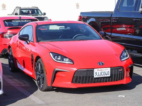 Used 2023 Toyota GR86 Premium image 3