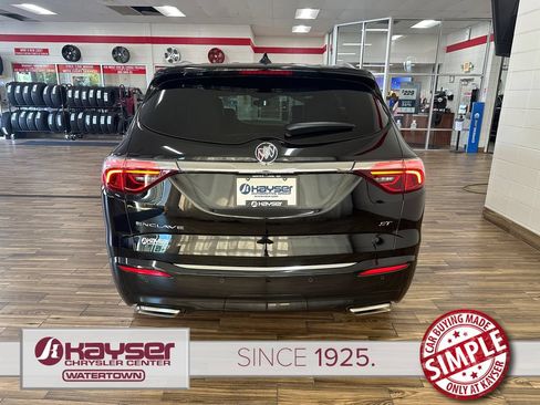 Used 2024 Buick Enclave Essence w/ Sport Touring Edition FWD image 4