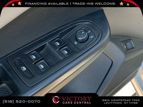 Used 2023 Volkswagen Taos SE image 13