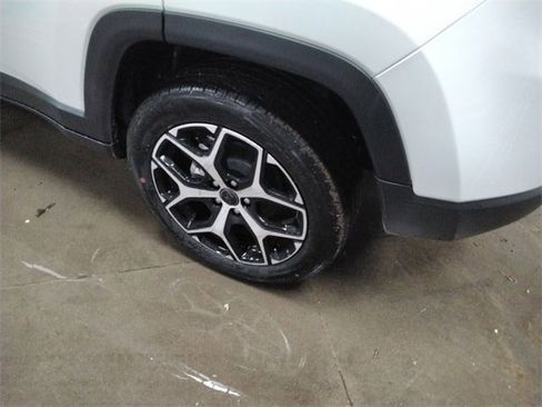 New 2026 Jeep Compass Limited image 19