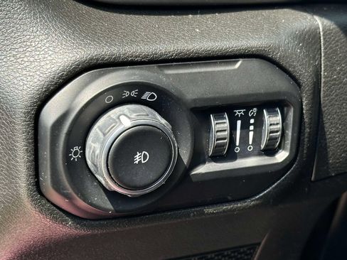 Used 2022 Jeep Wrangler Sport AWD/4WD image 16