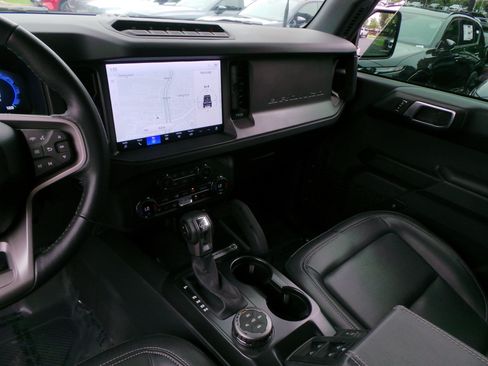 Used 2025 Ford Bronco Badlands AWD/4WD image 38