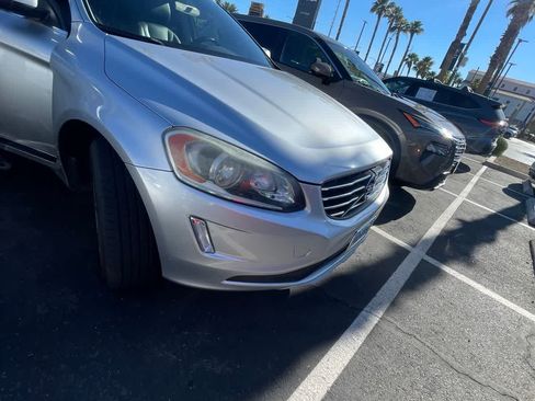 Used 2017 Volvo XC60 T5 Inscription FWD image 2