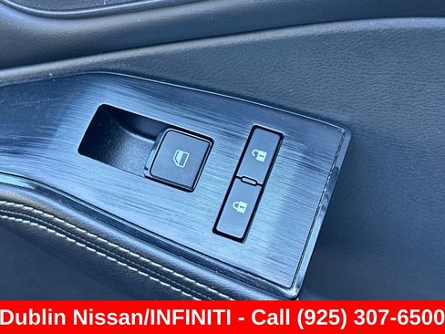 Used 2024 Nissan Rogue SV FWD image 22