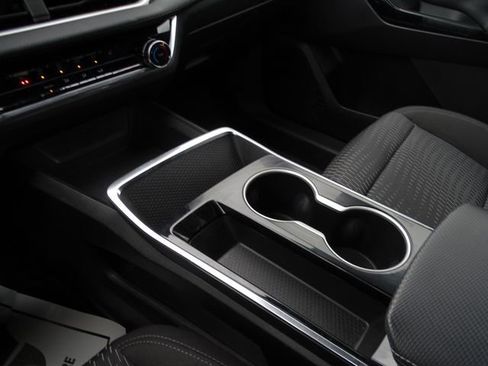 Used 2025 Chevrolet Equinox LT image 30