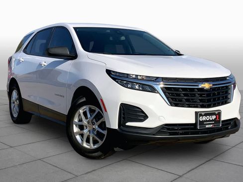 Used 2024 Chevrolet Equinox LS w/ LS Convenience Package FWD image 3